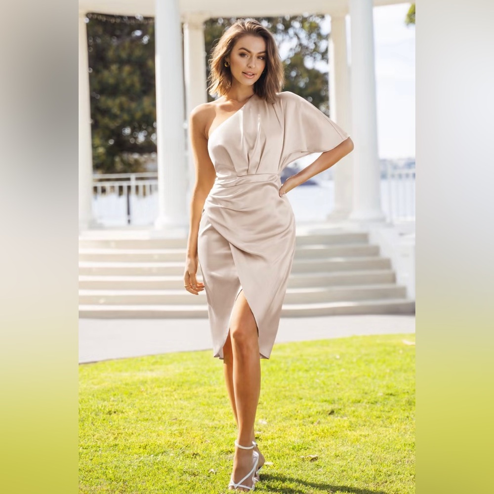 NWT -One shoulder Dress 💕